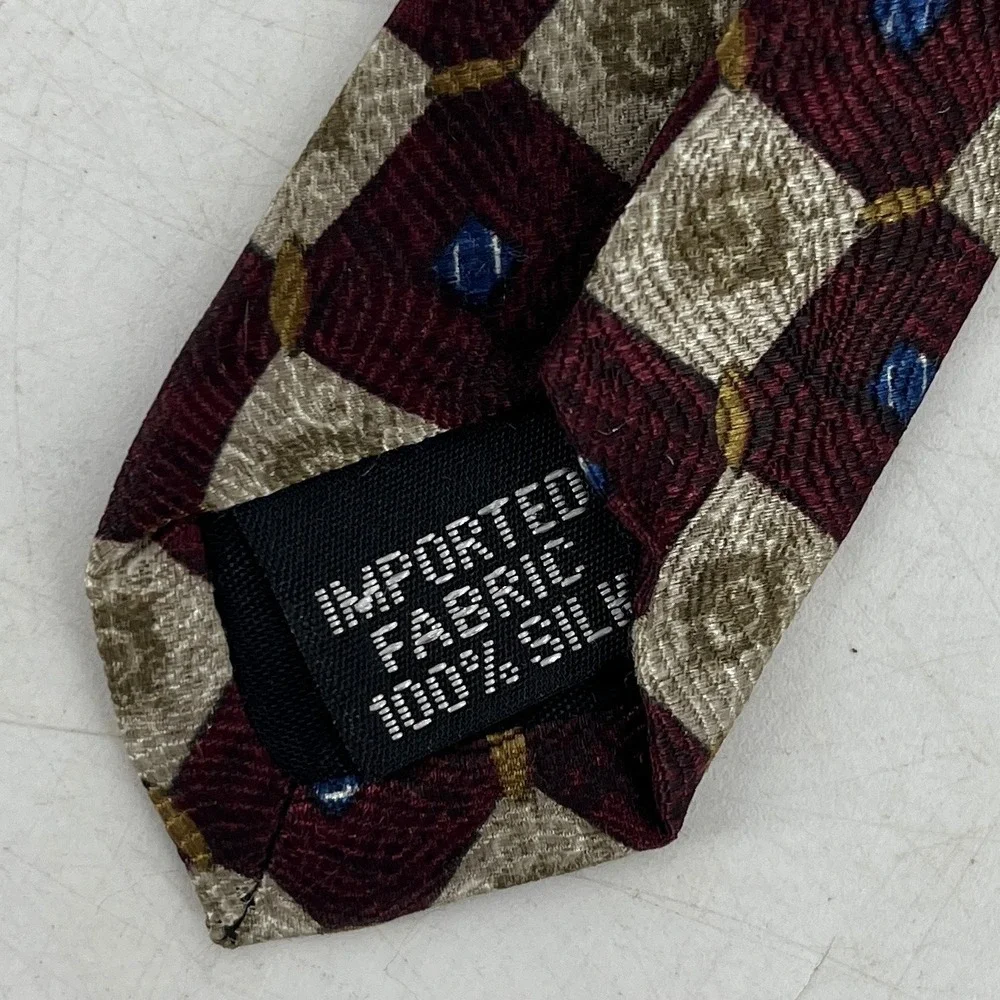 Geoffrey‎ Beene Mens Burgundy Geometric Silk Necktie 4 x 58